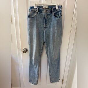 Abercrombie & Fitch- Curve Love 90s Straight Ultra High Rise Jeans- 30 Long